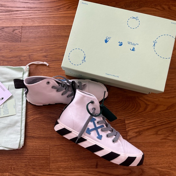 BRAND NEW OFF WHITE HI TOP SNEAKERS SIZE 40
